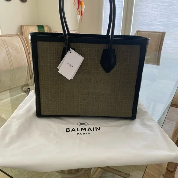 Balmain - Picture 1 of 7